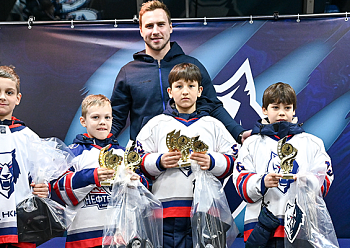 Four "Steel Wolf Cubs": Young Record–Breakers