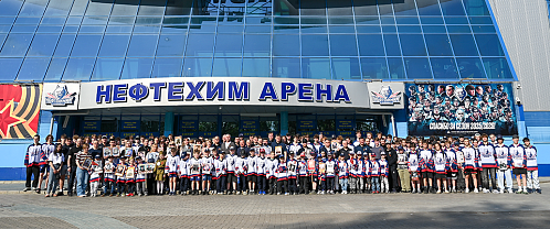 Memory that unites: the Neftekhimik celebrated Victory Day with a rally