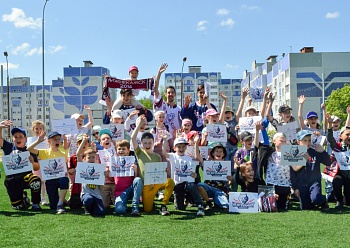 Игроки «Реактора» посетили пришкольный лагерь гимназии №32