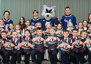 Урок хоккея в родных стенах!