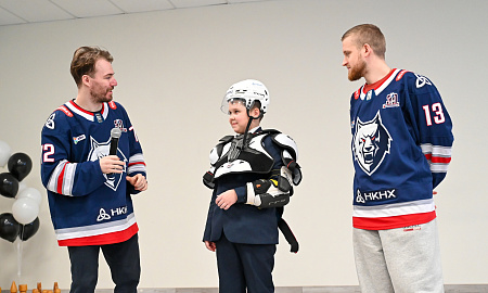 Урок хоккея КХЛ в школе №19