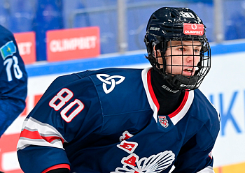 Александр Панов: «У нас сплочённый коллектив, все готовы биться друг за друга» Александр Панов: «У нас сплочённый коллектив, все готовы биться друг за друга»