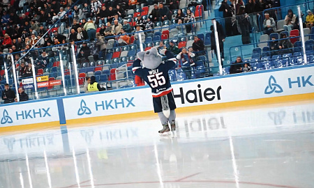 Атмосферное видео матча "Нефтехимик" - "Амур"