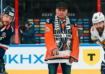 Валерий Гужов провел символическое вбрасывание