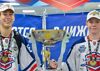 Кубок Харламова побывал на «Нефтехим Арене»