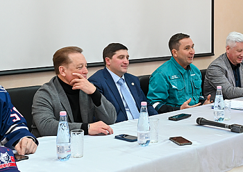 Traditional meeting before the playoffs