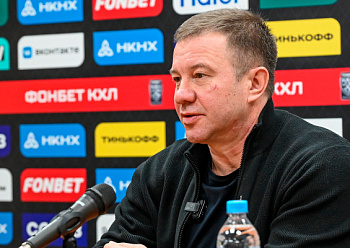 Neftekhimik head coach Oleg Leontyev had a press conferense with journalists