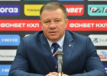 Олег Леонтьев: «Сегодня ребята много бросков блокировали, помогали вратарю»