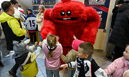 Активности на матче "Нефтехимик" - "Автомобилист"